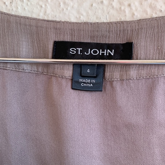 ST. JOHN Limestone Silk Sleeveless Pleated Scoop Neck Tank Top Size 4 - Picture 5 of 7